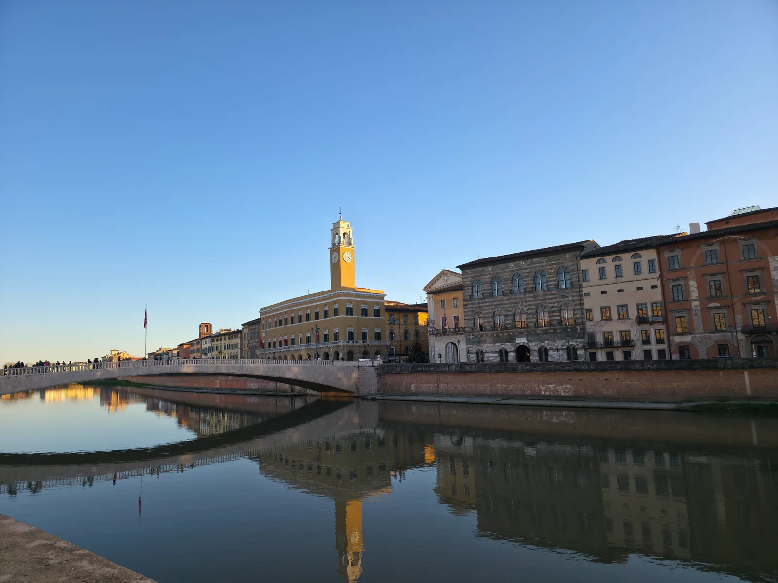Details at Lungarni di Pisa Pisa — travel photo