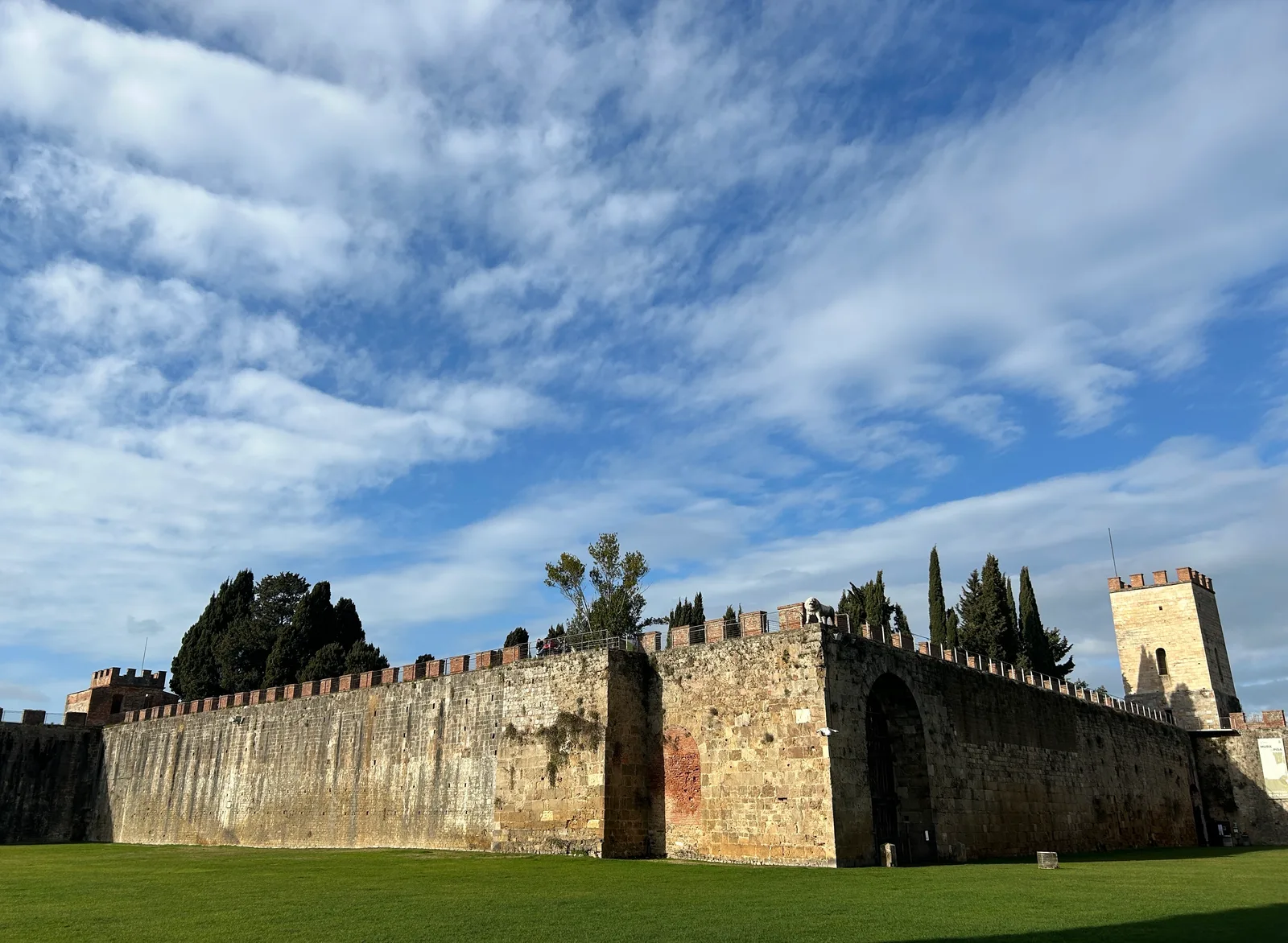 Details at Mura di Pisa Pisa — travel photo