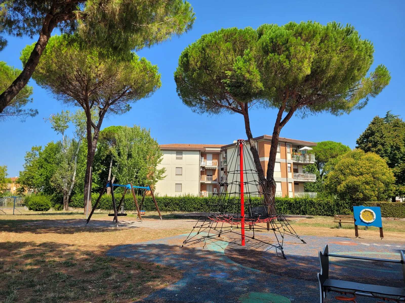 Main view at Parco dello squalo Pisa — travel photo