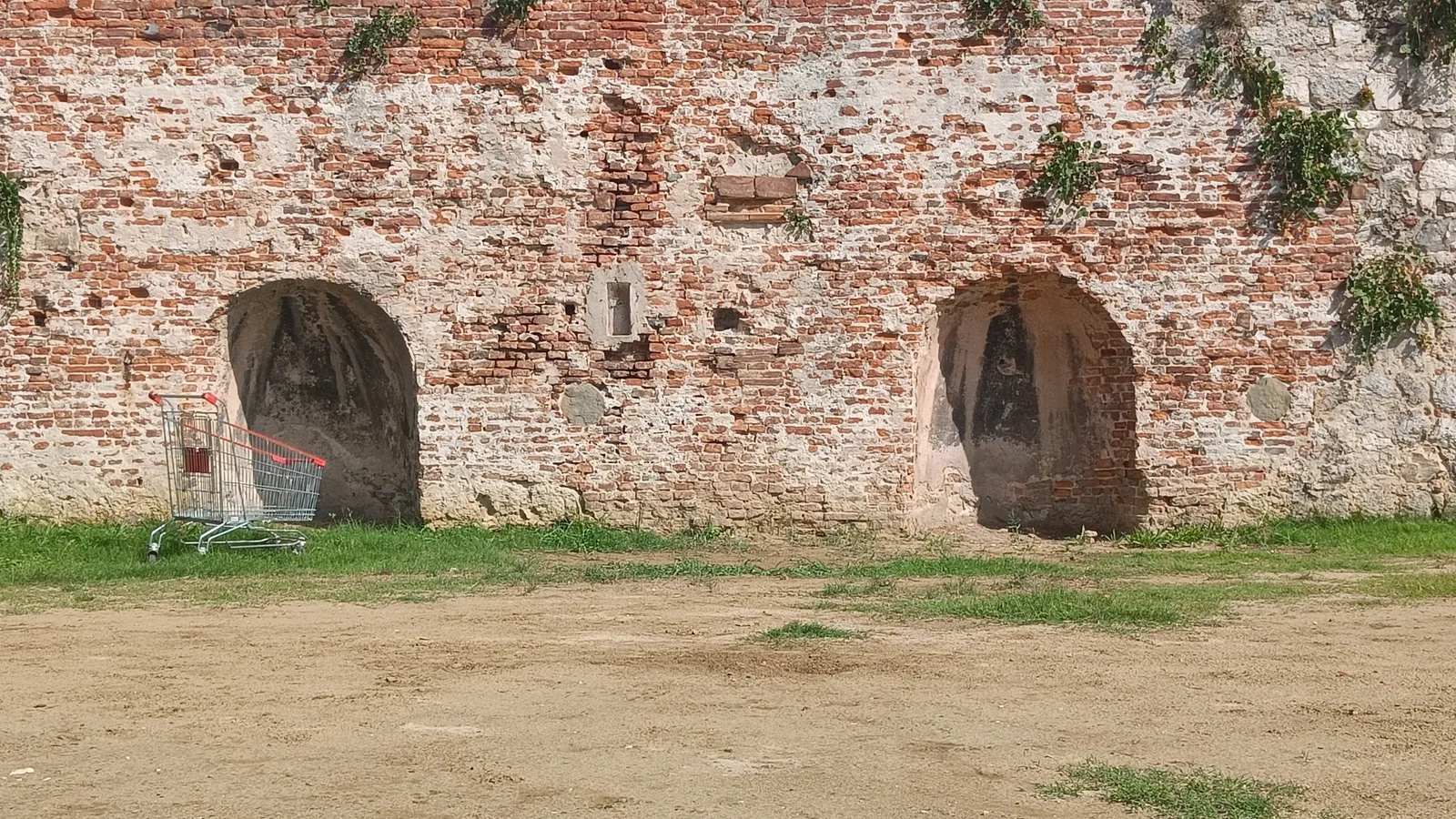 Interior at Parco urbano di Stampace Pisa — travel photo