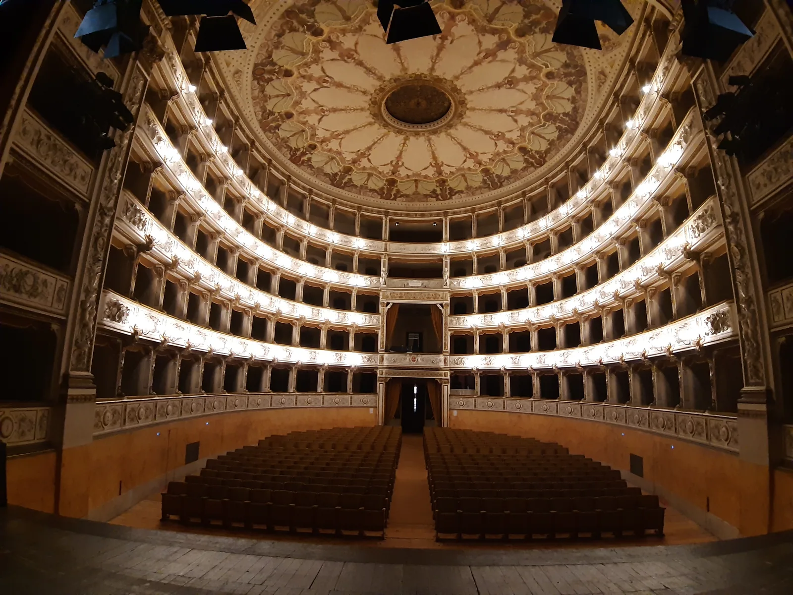 Atmosphere at Teatro Verdi Pisa — travel photo