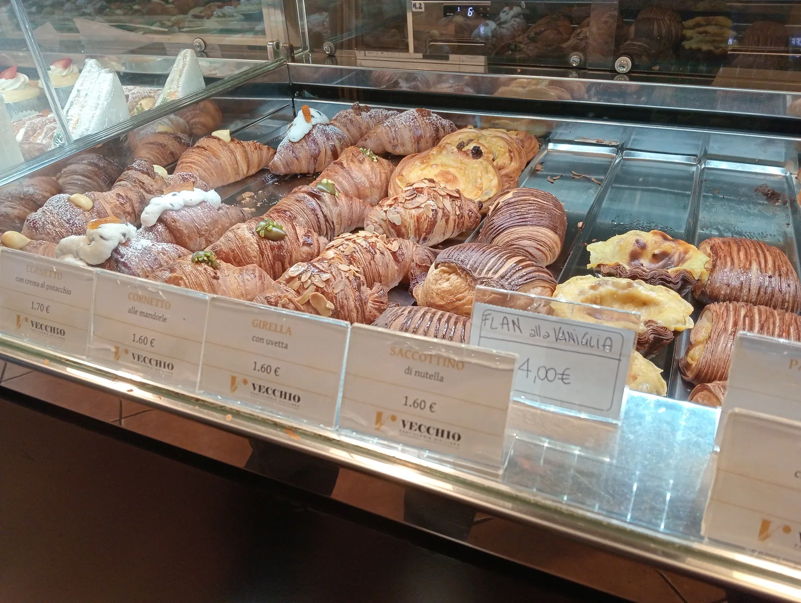 Main view at Vecchio Pasticceria Siciliana Pisa — travel photo