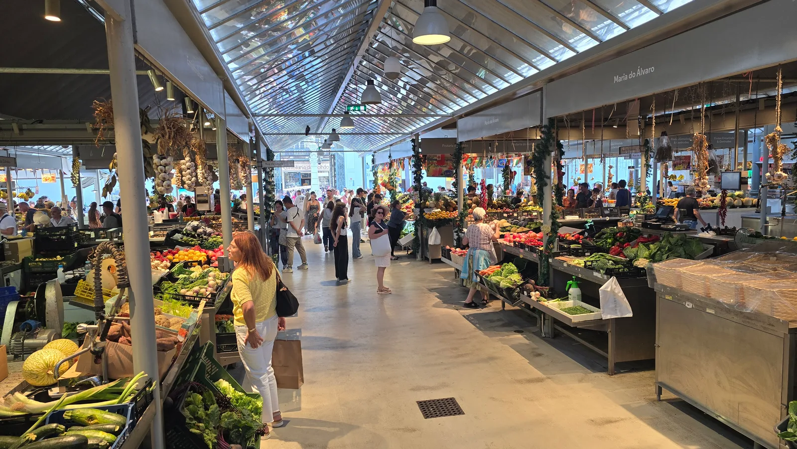 Main view at Bolhão Market Porto — travel photo