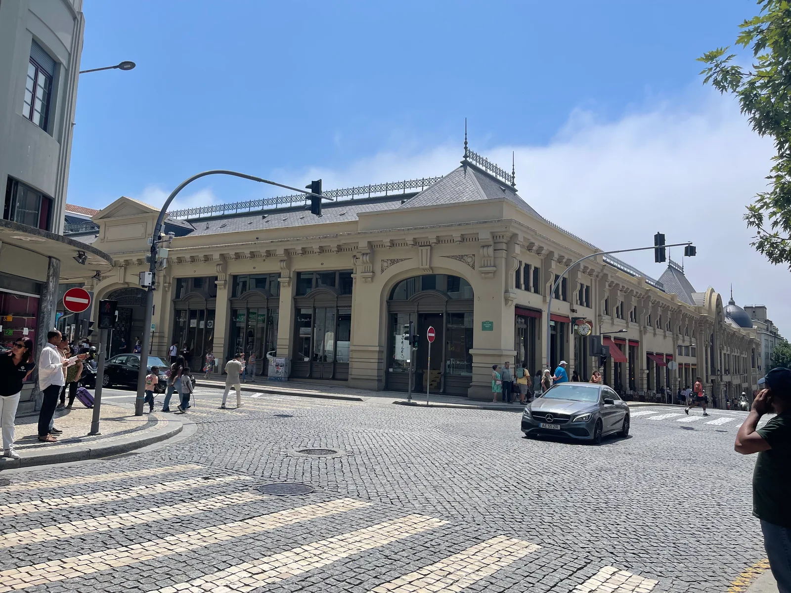 Atmosphere at Bolhão Market Porto — travel photo