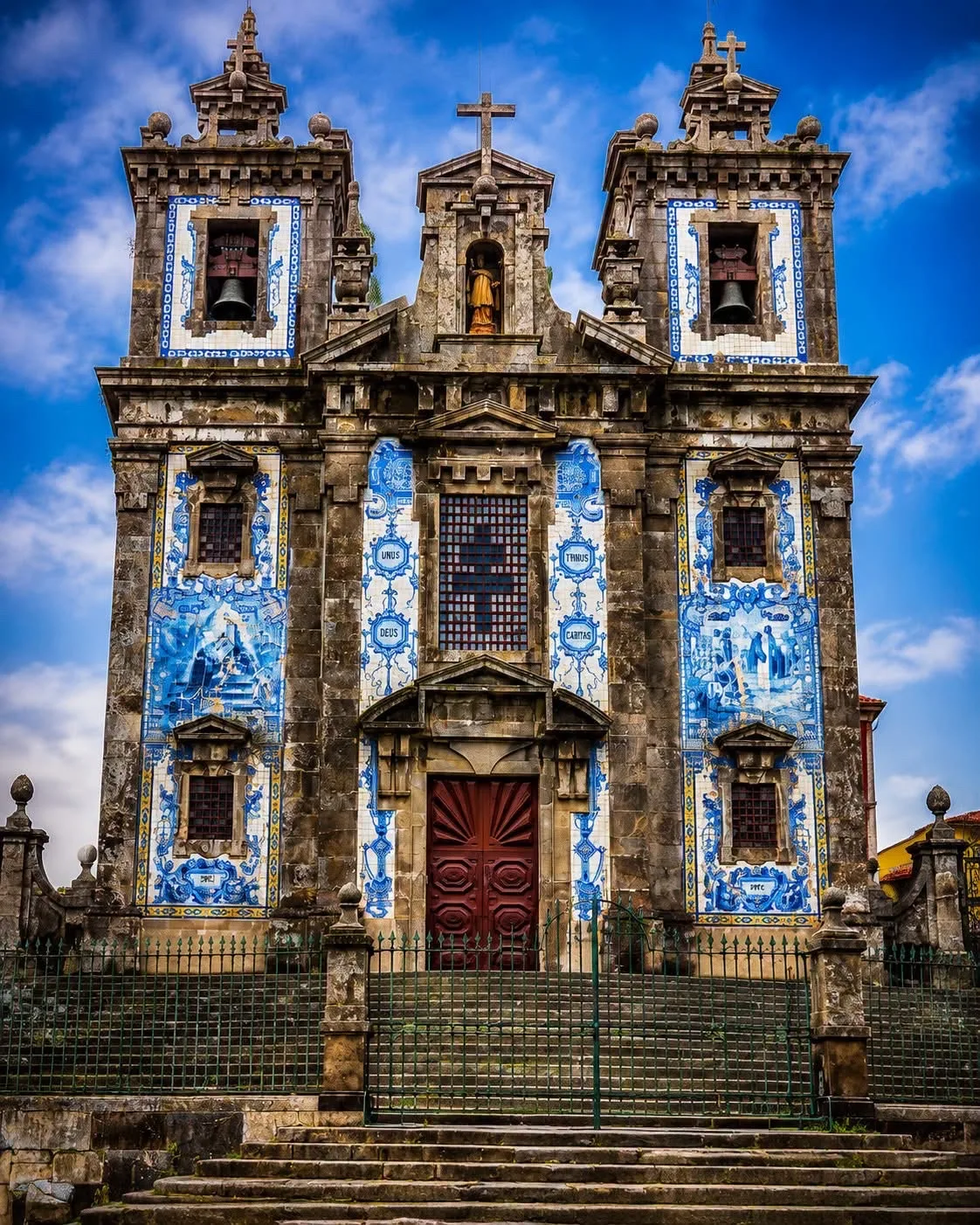 Main view at Church of Saint Ildefonso Porto — travel photo