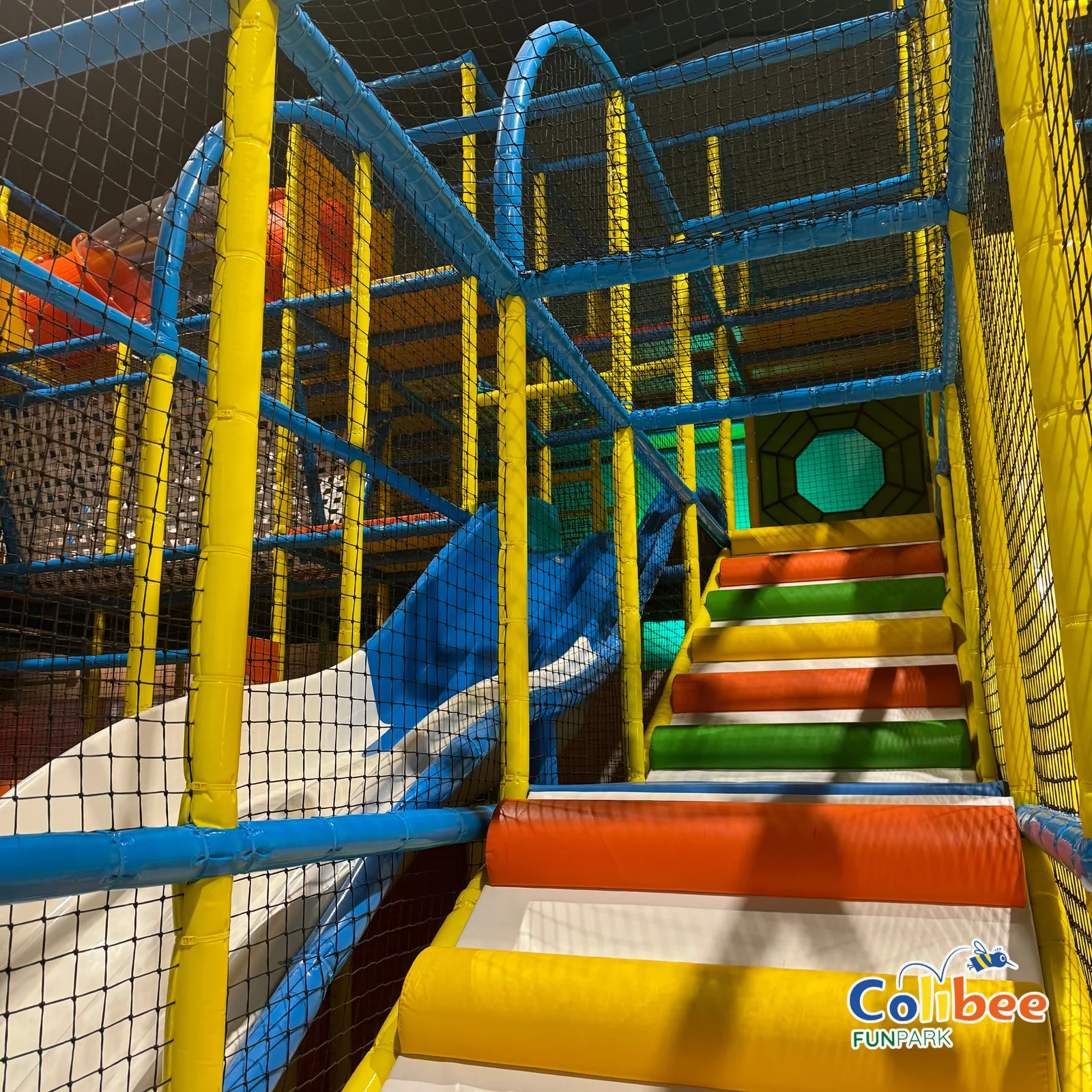 Main view at Colibee Fun Park Porto — travel photo