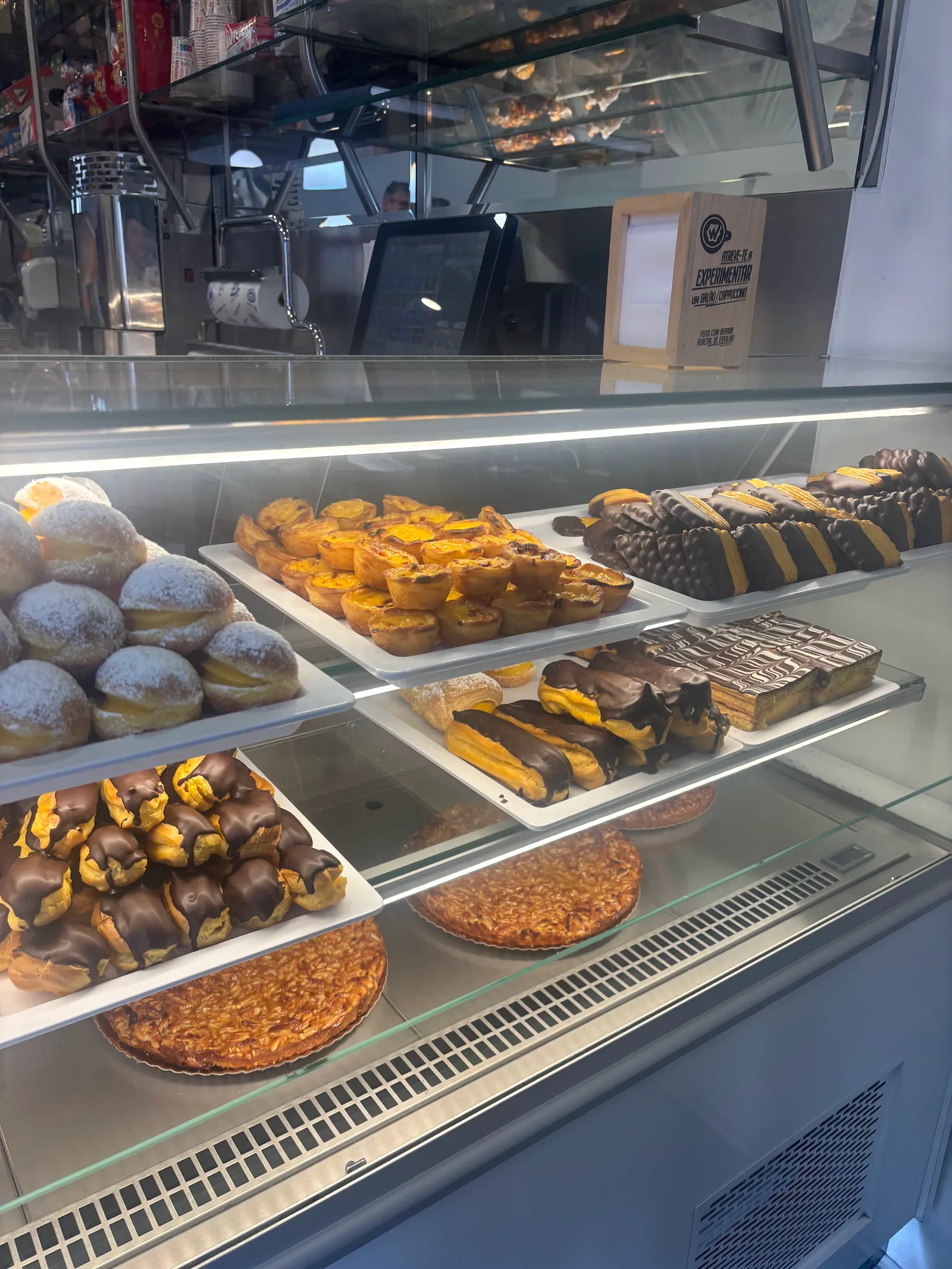 Atmosphere at Confeitaria São Domingos Porto — travel photo
