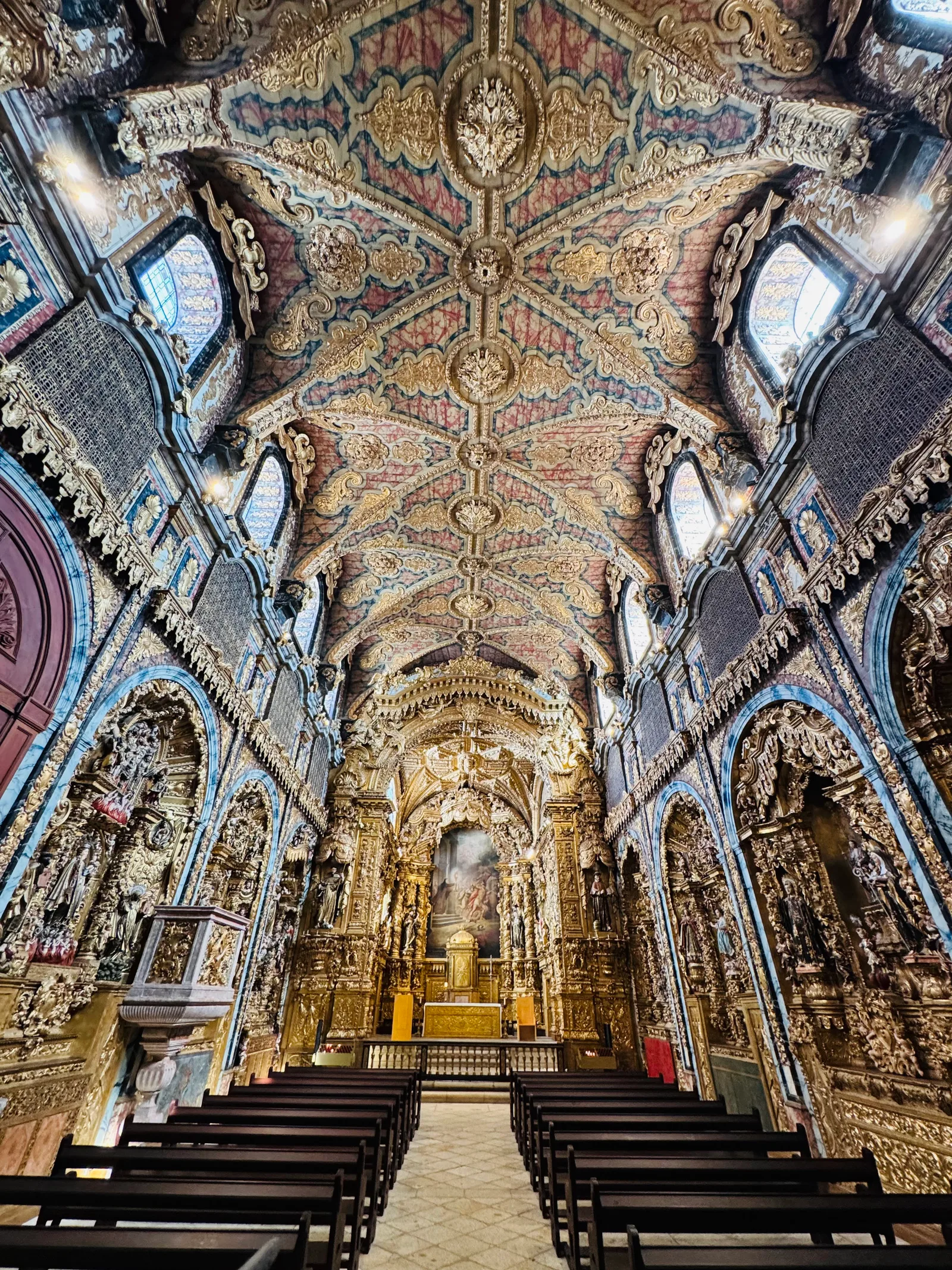 Main view at Igreja de Santa Clara Porto — travel photo