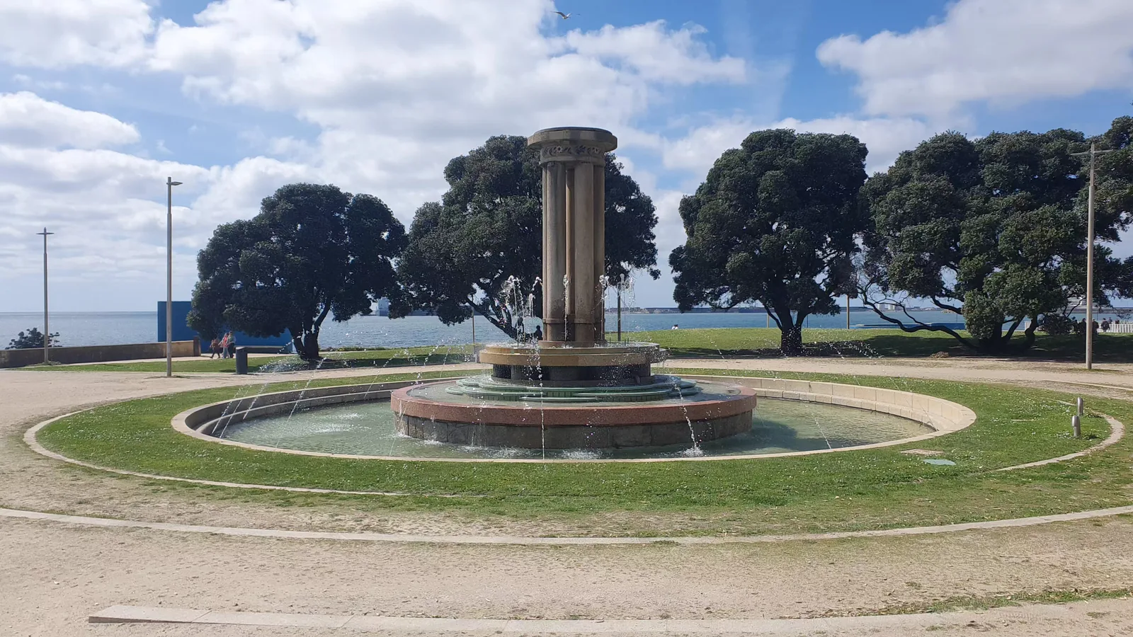 Main view at Jardins da Avenida de Montevideu Porto — travel photo