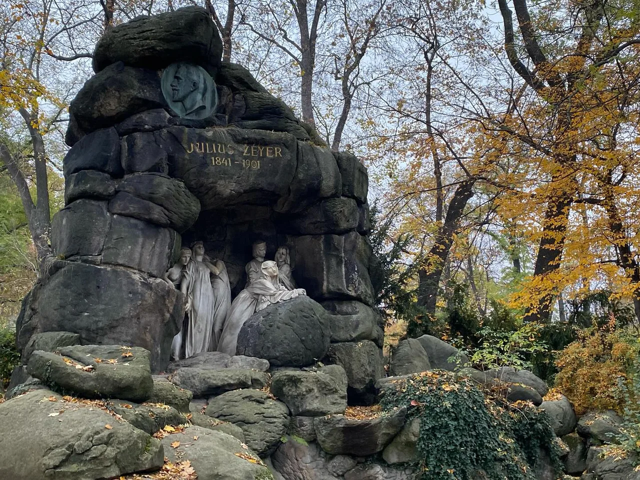Chotek Gardens — romantic guide Prague