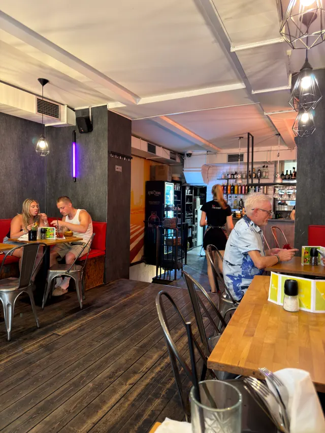 The Street Burgers, Street food and Cocktails, Prague 1