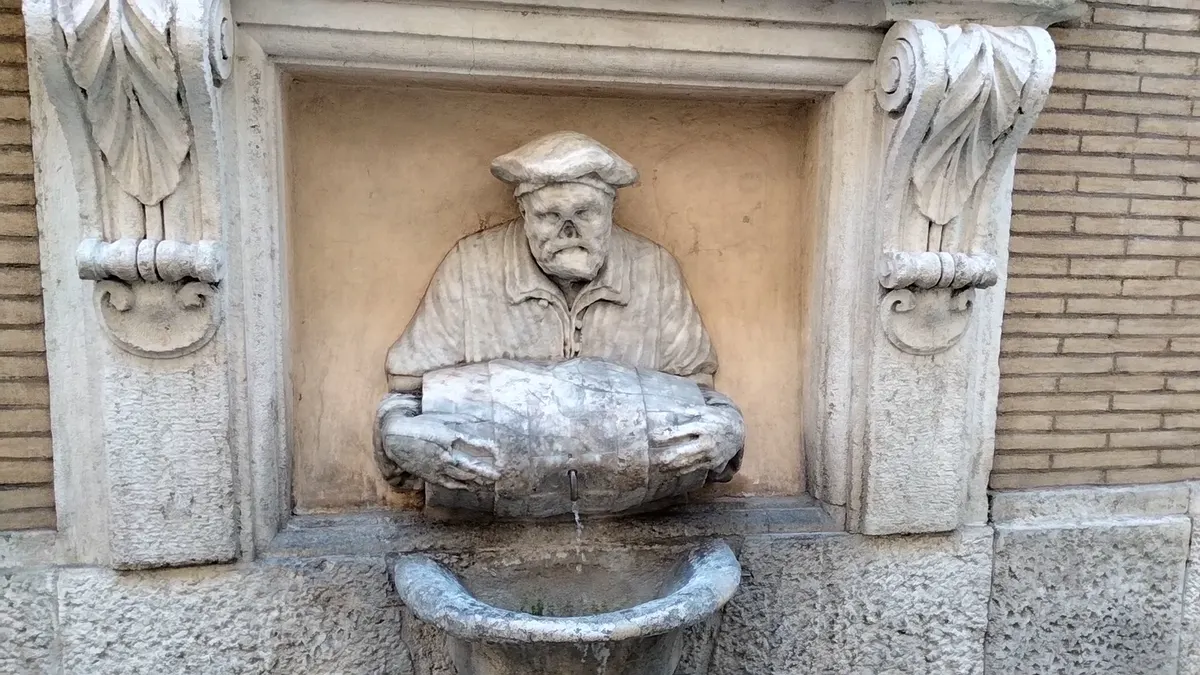 Main view at Fountain of the Porter Rome — travel photo