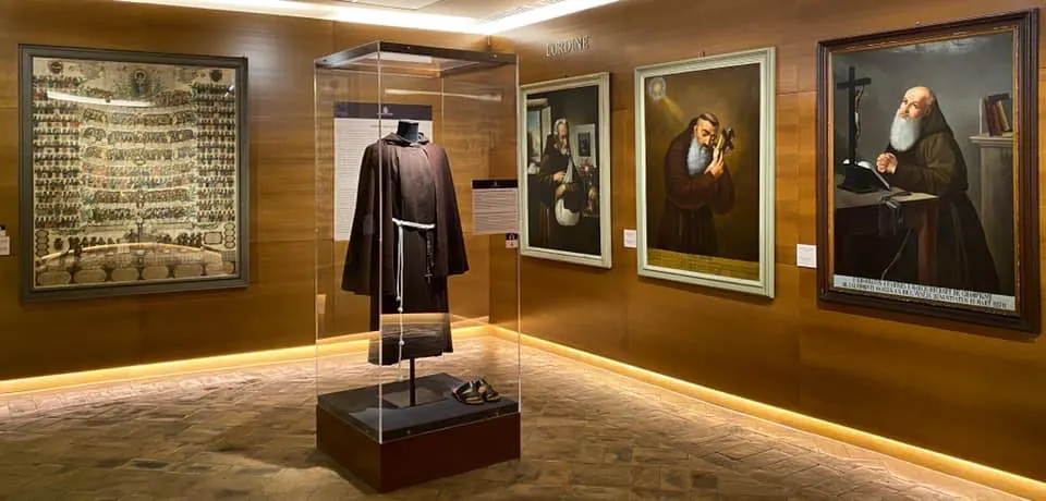 Atmosphere at Museo e Cripta dei Cappuccini Rome — travel photo