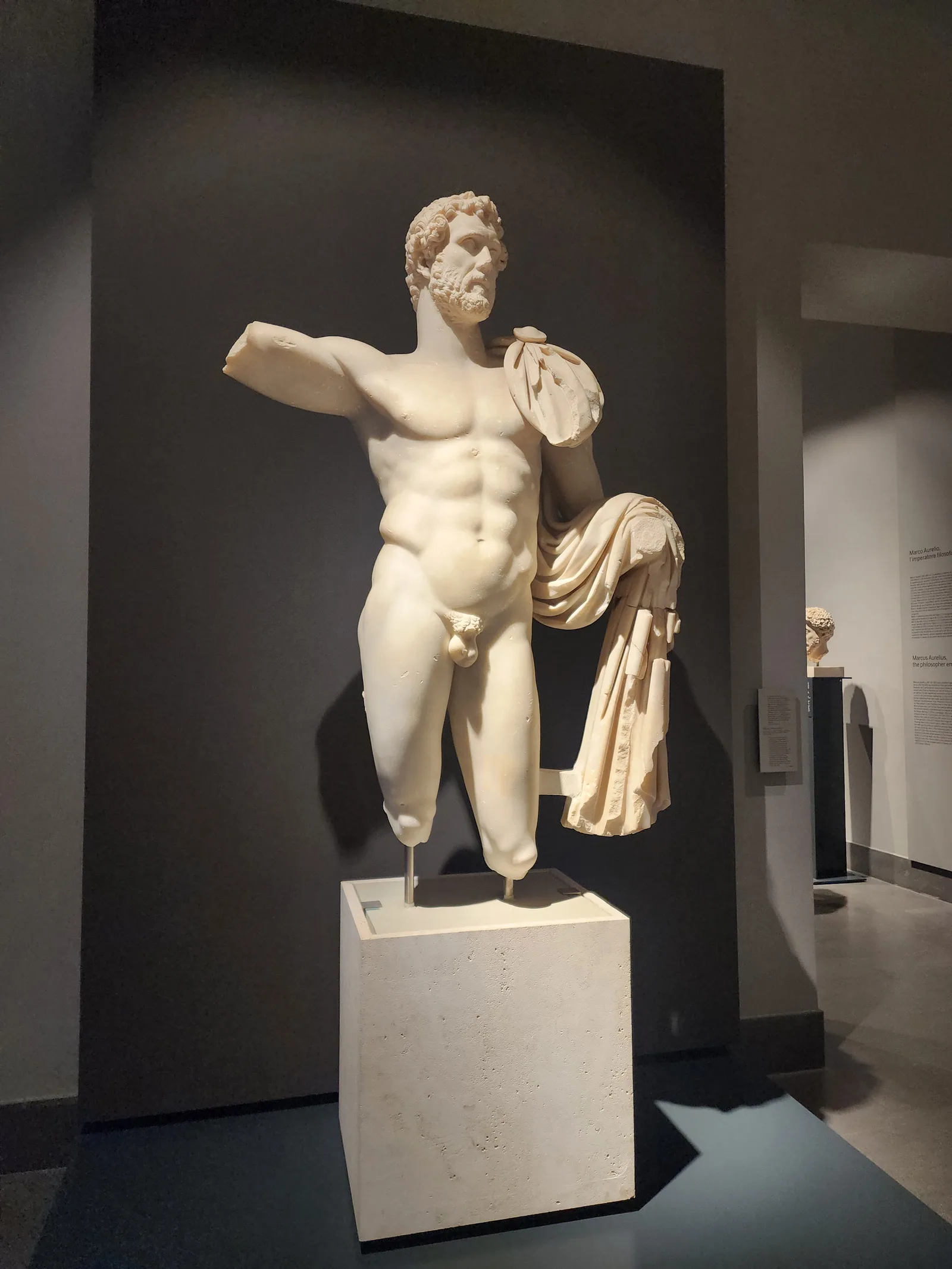 Atmosphere at National Roman Museum - Palazzo Massimo alle Terme Rome — travel photo