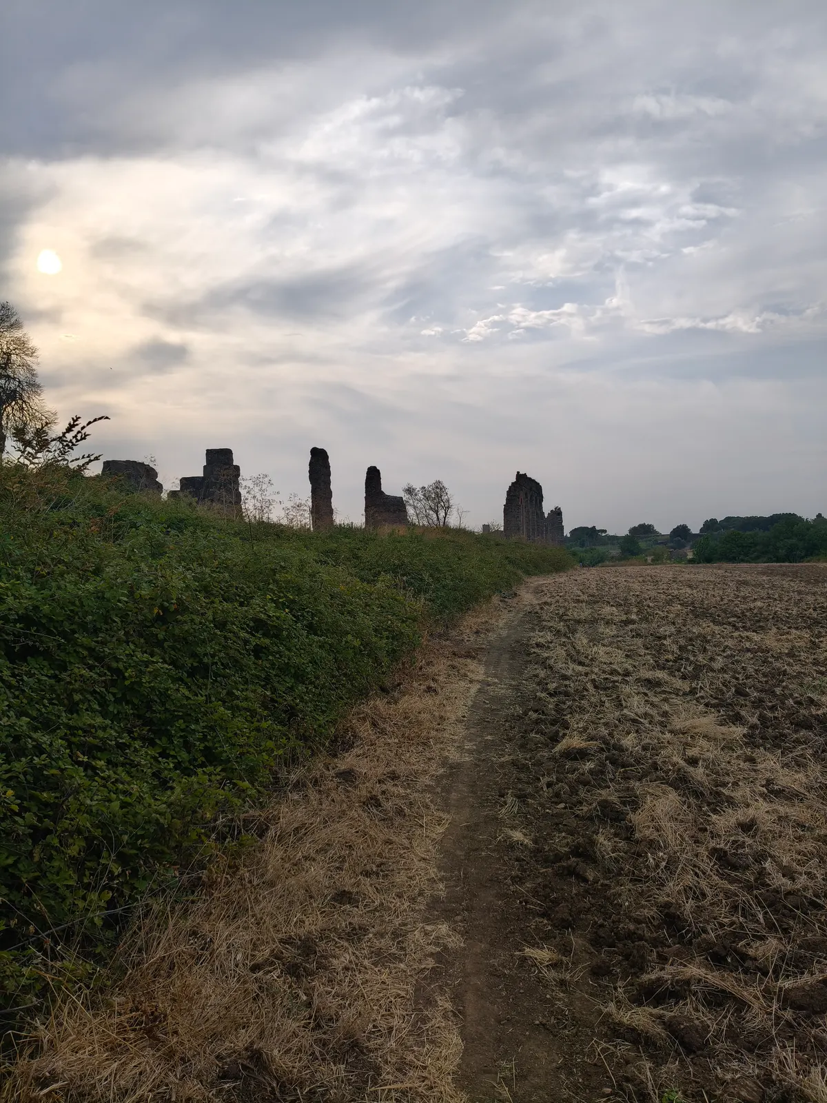 Main view at The Park of the Aqueducts Rome — travel photo