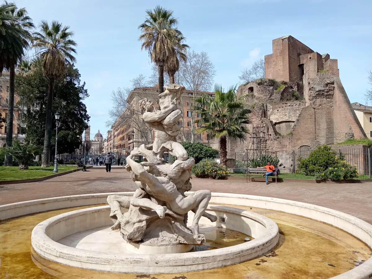 Vittorio Emanuele II Square — budget guide Rome