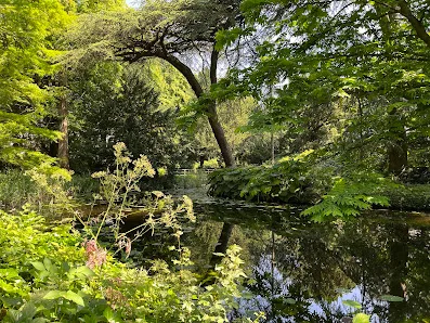 Kids activities at Historische Tuin Schoonoord Rotterdam — family travel photo