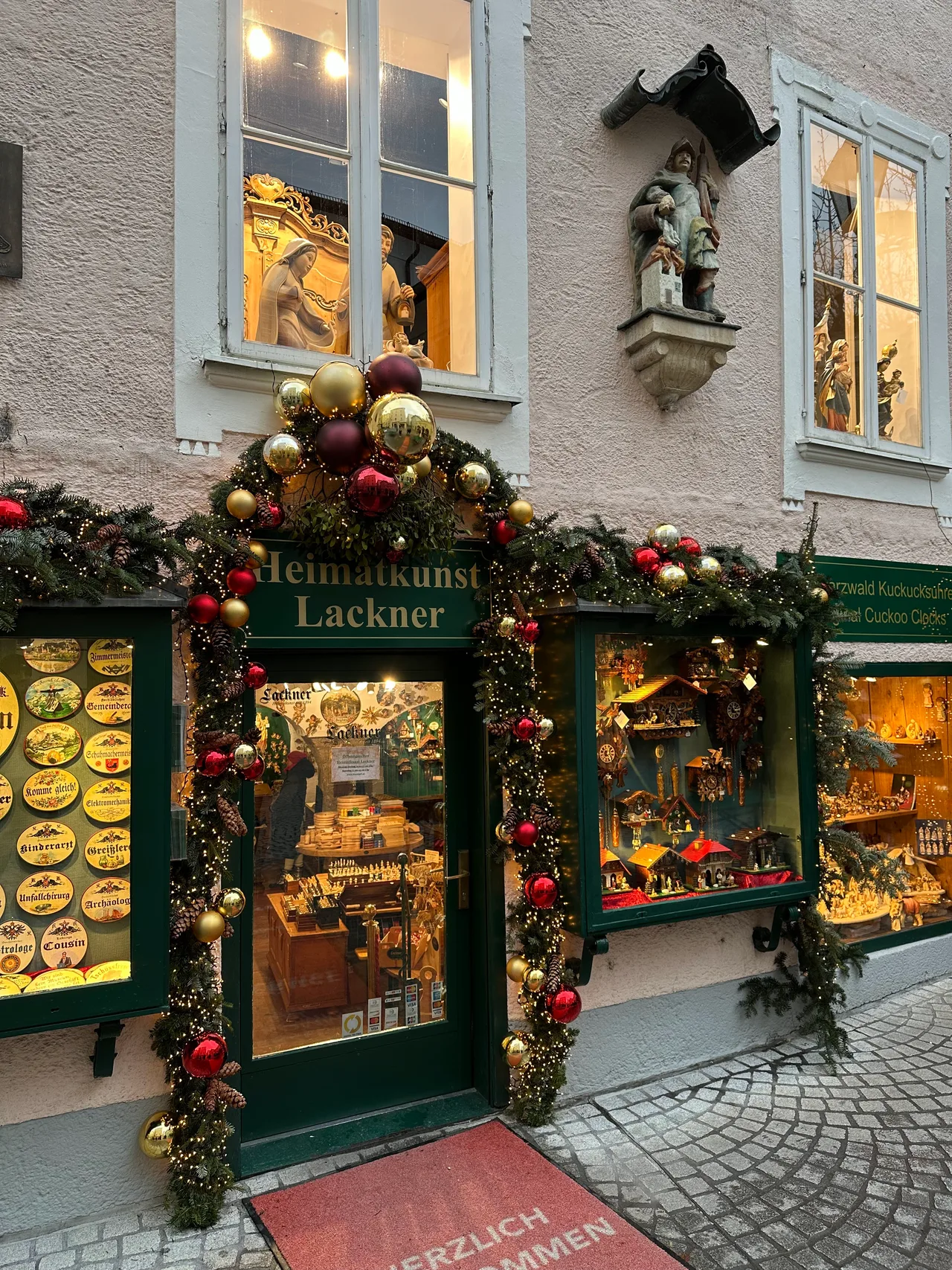 Heimatkunst Lackner - Souvenirs & Cuckoo Clocks Store