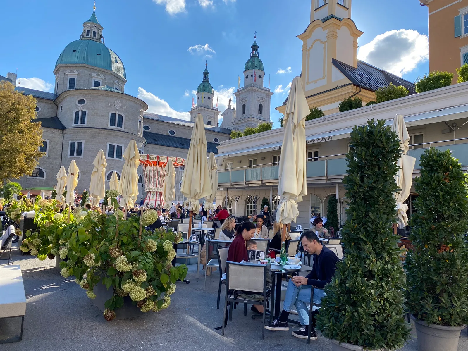 Details at Linzer Gasse Platzl Salzburg — travel photo