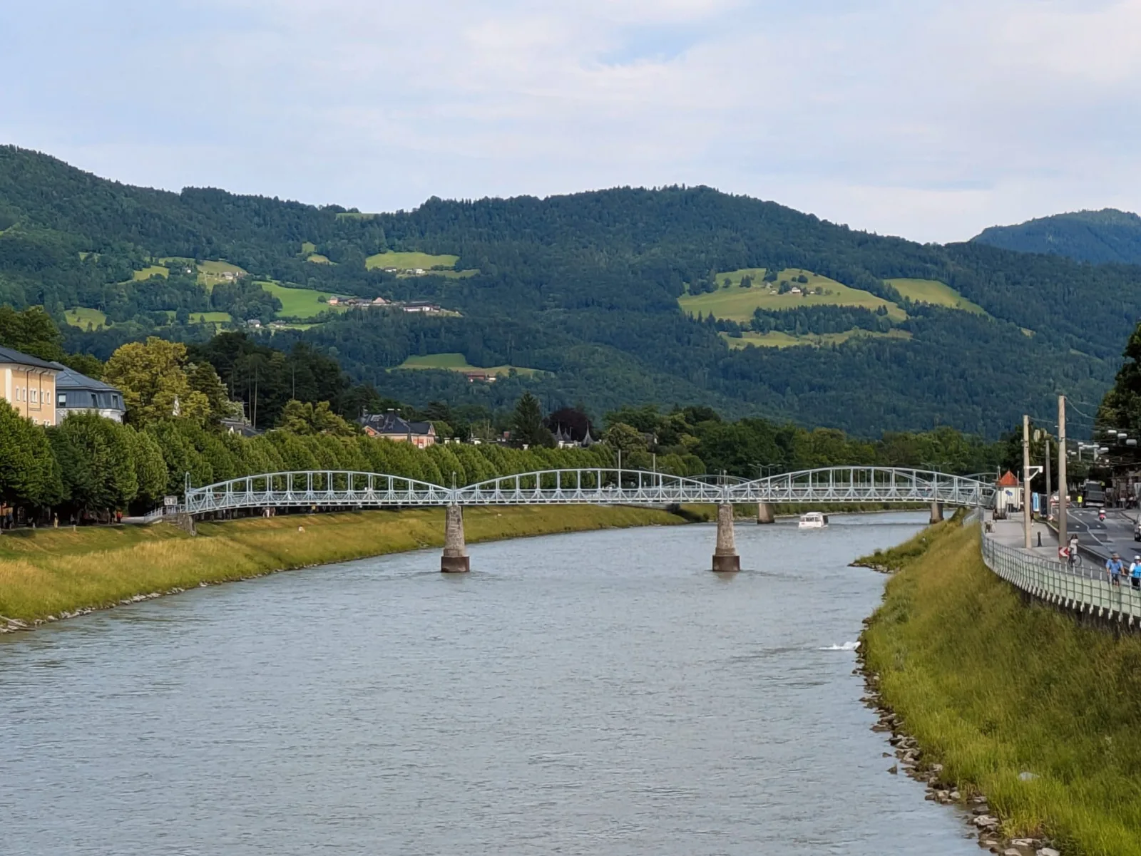 Atmosphere at Residenzbrunnen Salzburg — travel photo