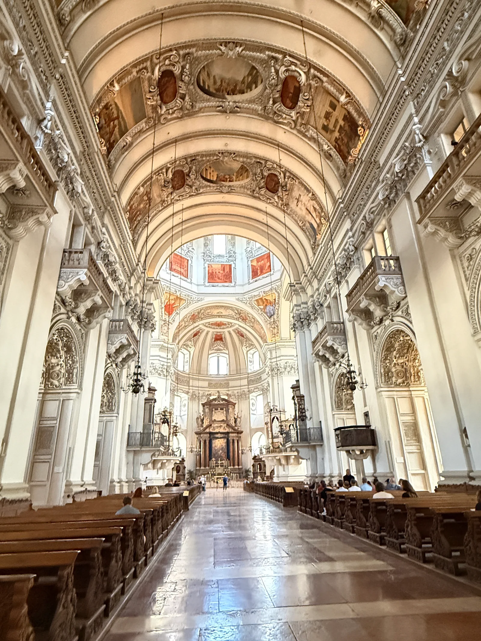 Atmosphere at Salzburg Cathedral Salzburg — travel photo