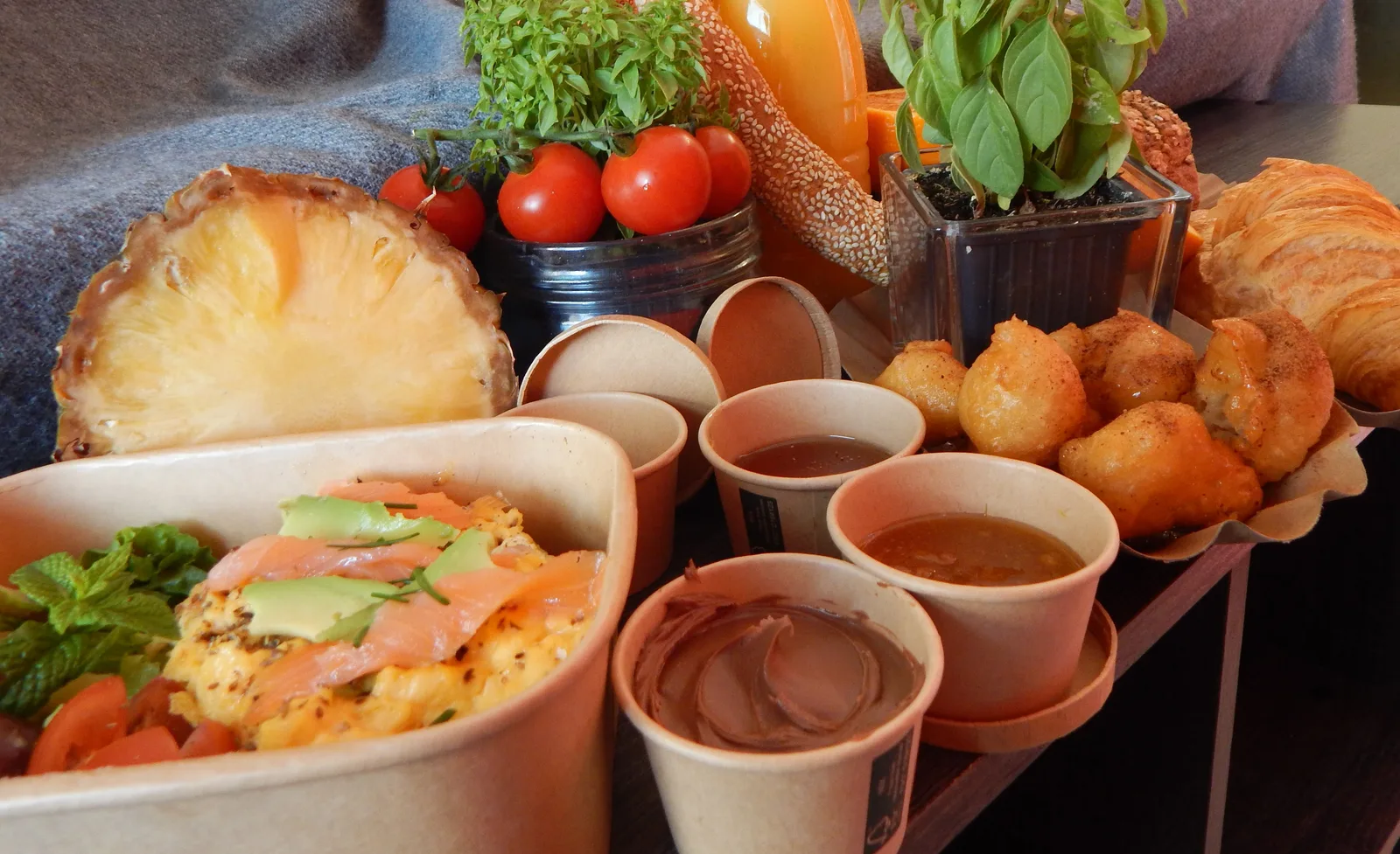 Atmosphere at EateRia Breakfast & Brunch Delivery Santorini — travel photo