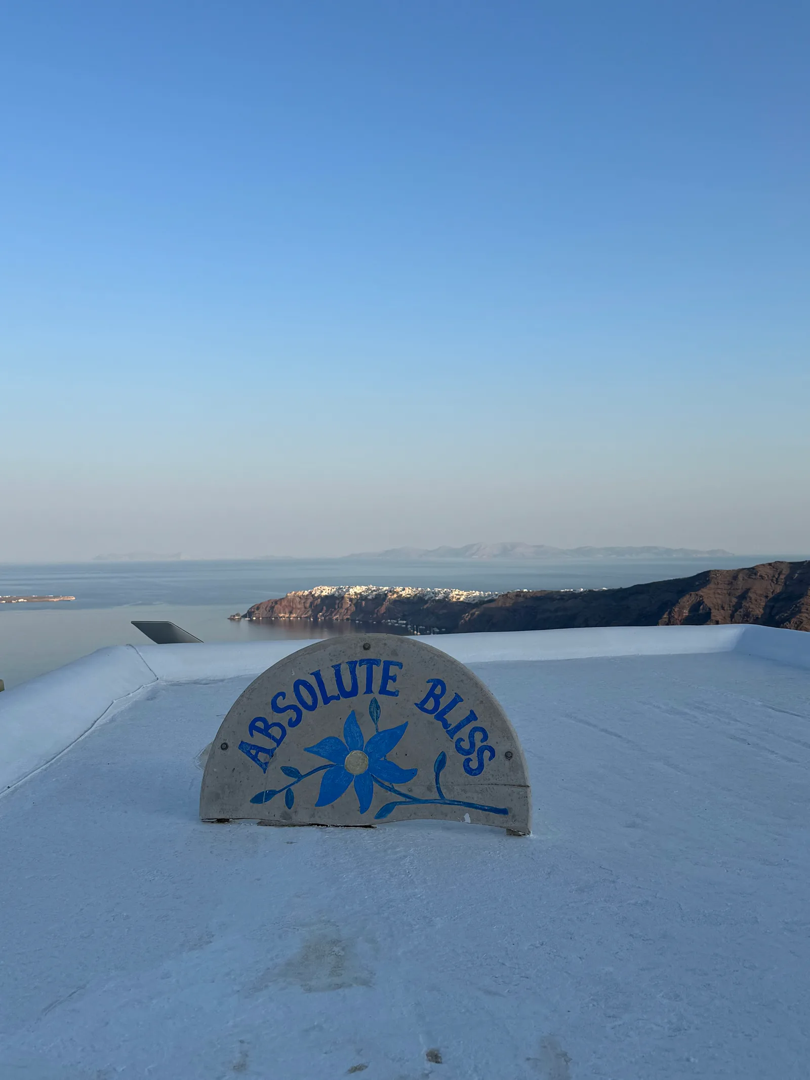 Main view at Fira to Oia Walk Santorini — travel photo