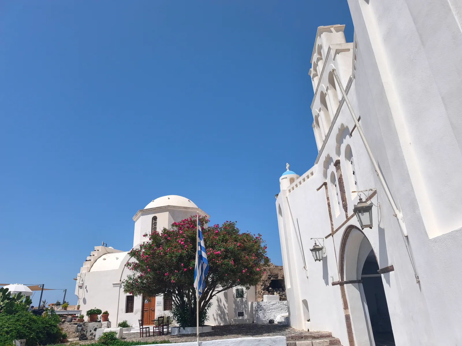 Main view at Franco's Cafè Santorini — travel photo