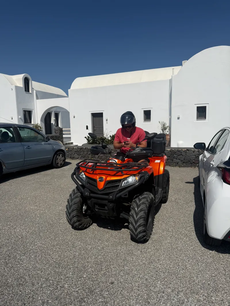 Moto Santorini