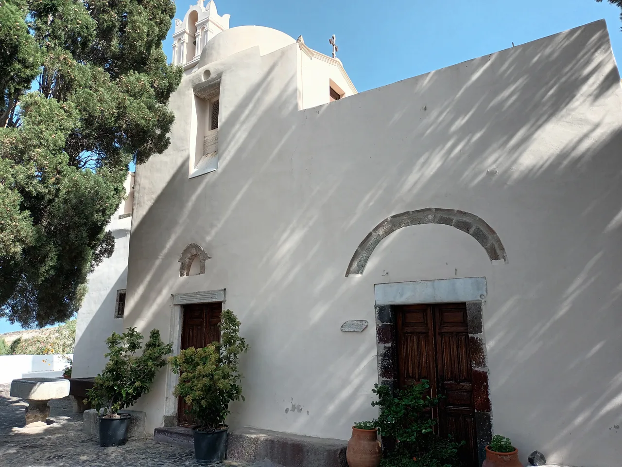 Panagia Episkopi — budget guide Santorini