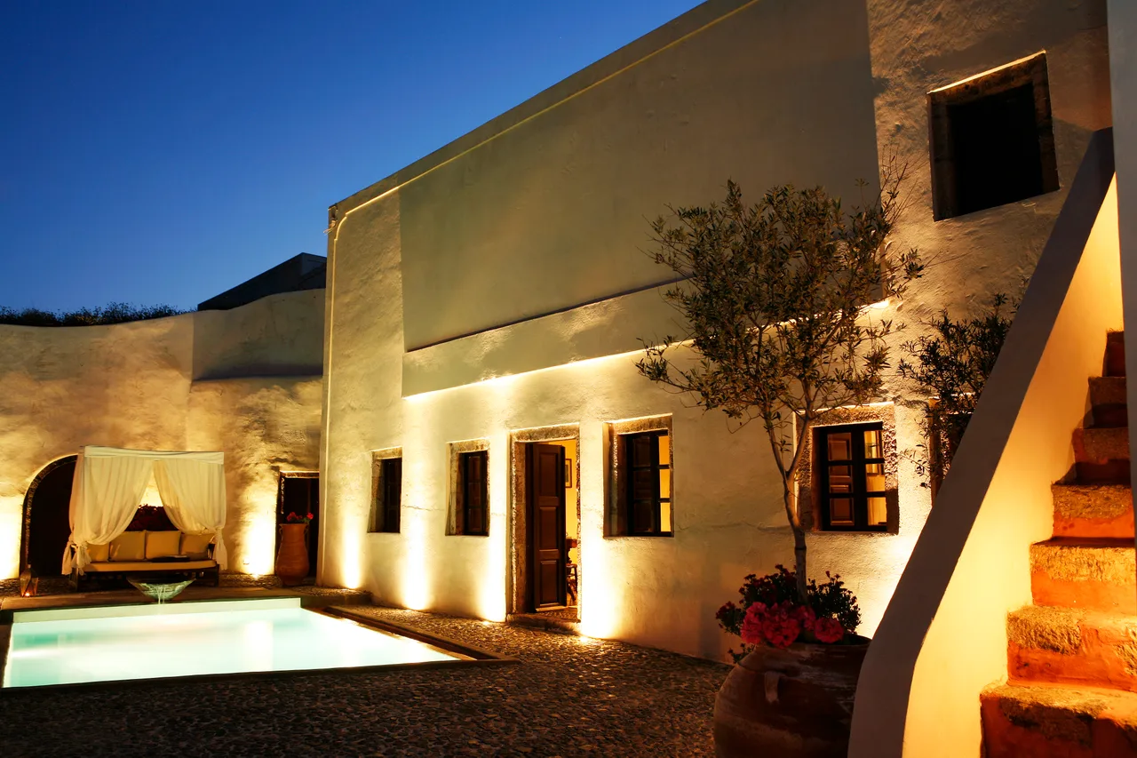 Santorini Heritage Villas- Mansion Kyani & Mansion Sophia — culture guide Santorini