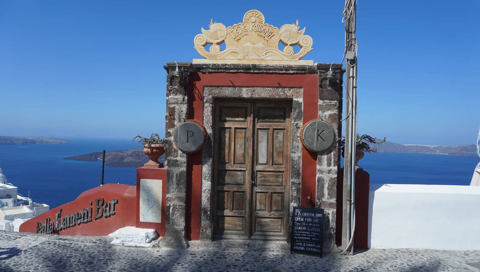 Atmosphere at Theotokopoulos Main Square Santorini — travel photo