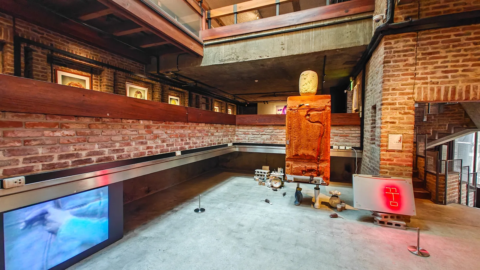 Main view at Arario Museum in Space Seoul — travel photo