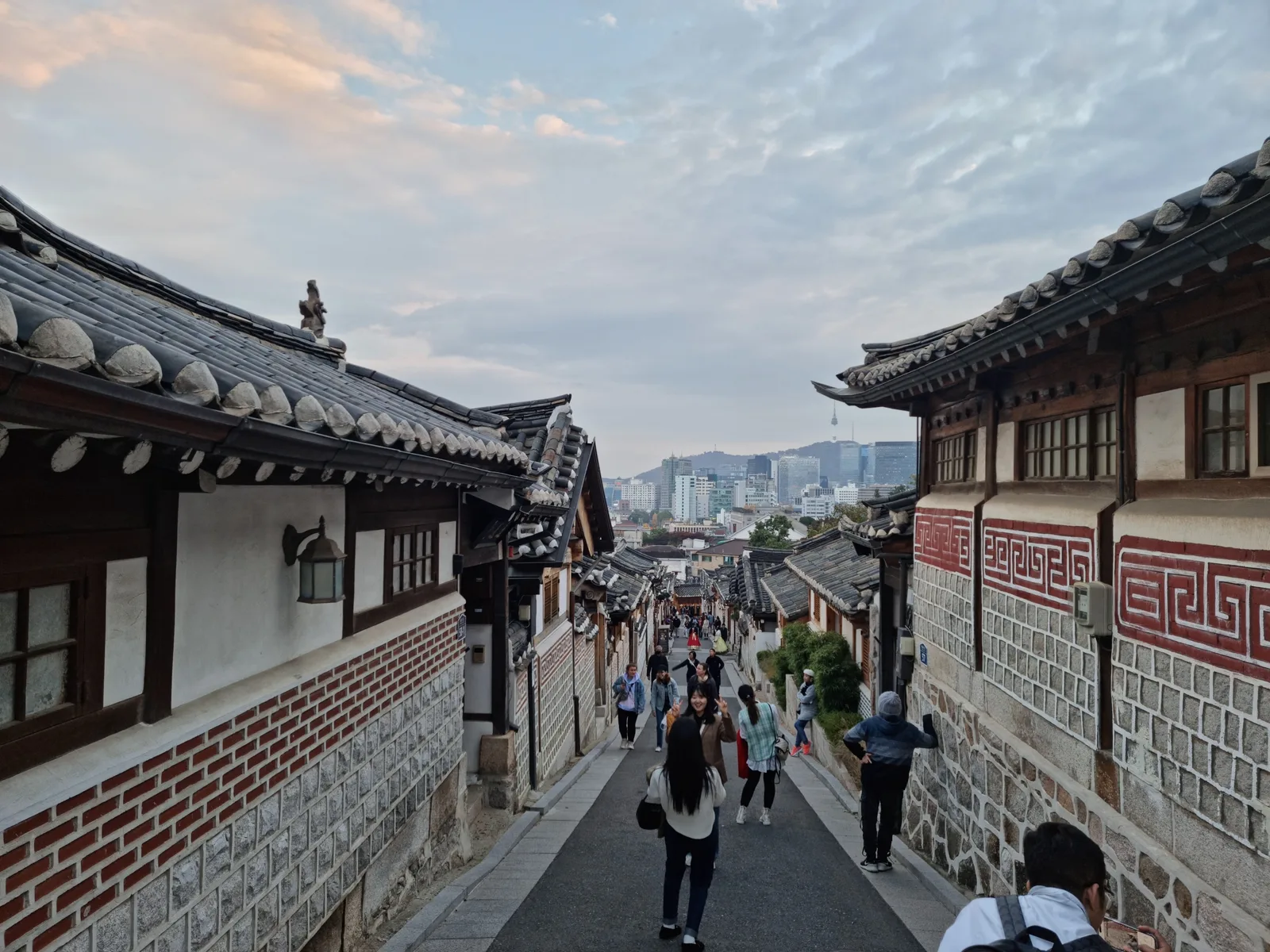 Main view at Bukchon Hanok Village Seoul — travel photo