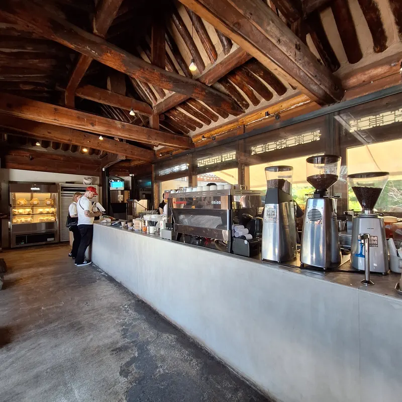 Cafe Onion Anguk