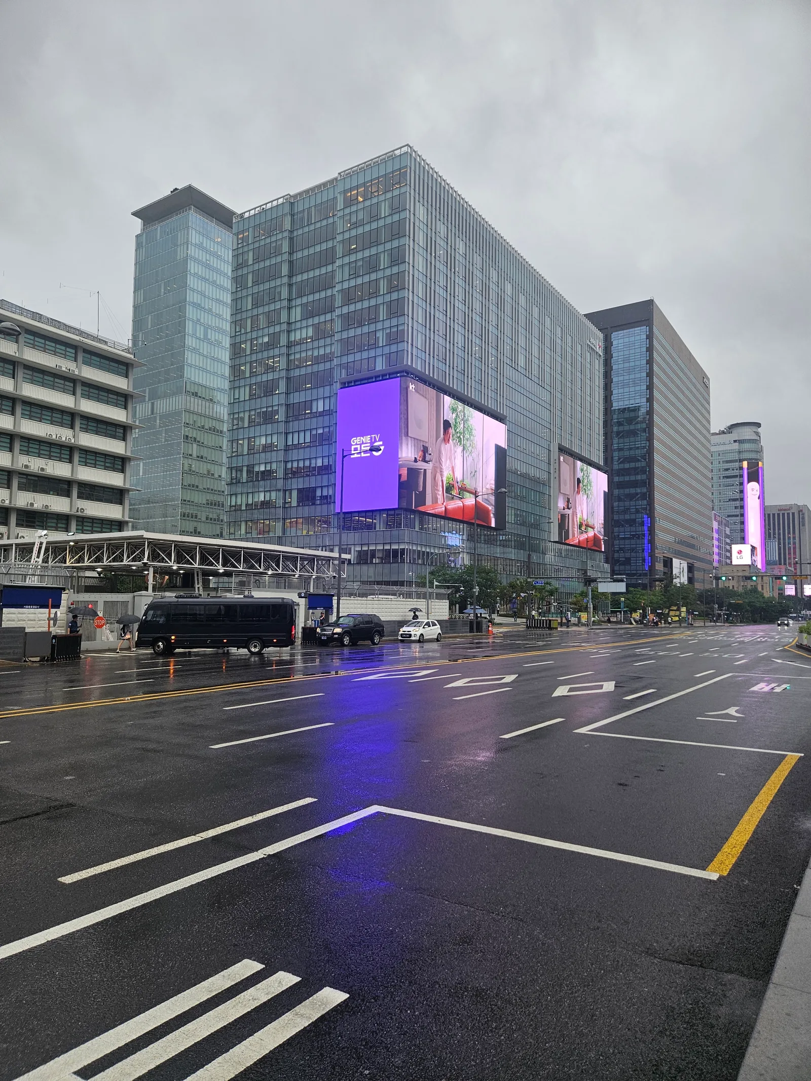 Details at Gwanghwamun Square Seoul — travel photo