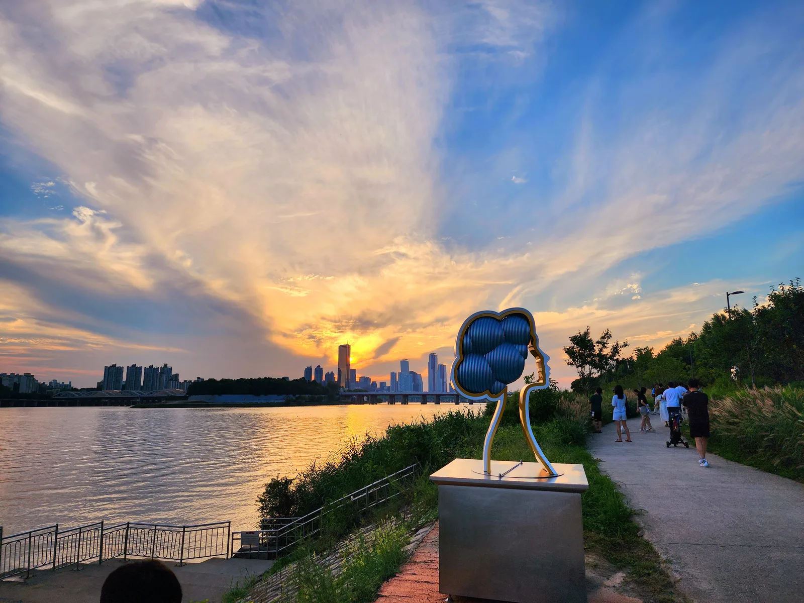 Details at Ichon Hangang Park Seoul — travel photo
