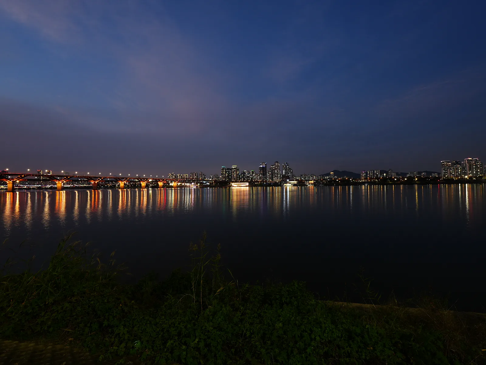 Atmosphere at Jamsil Hangang Park Seoul — travel photo