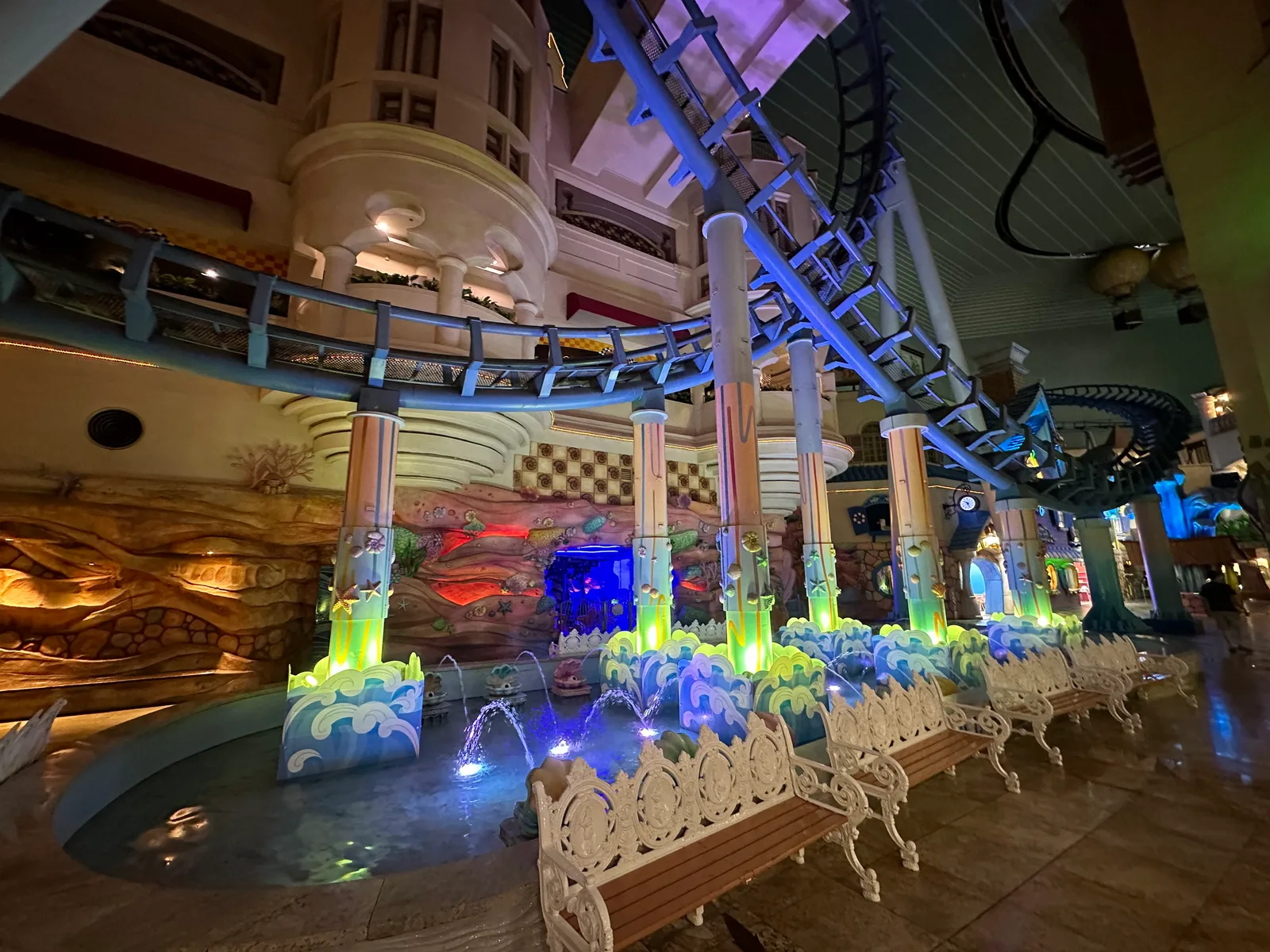 Details at Lotte World Seoul — travel photo