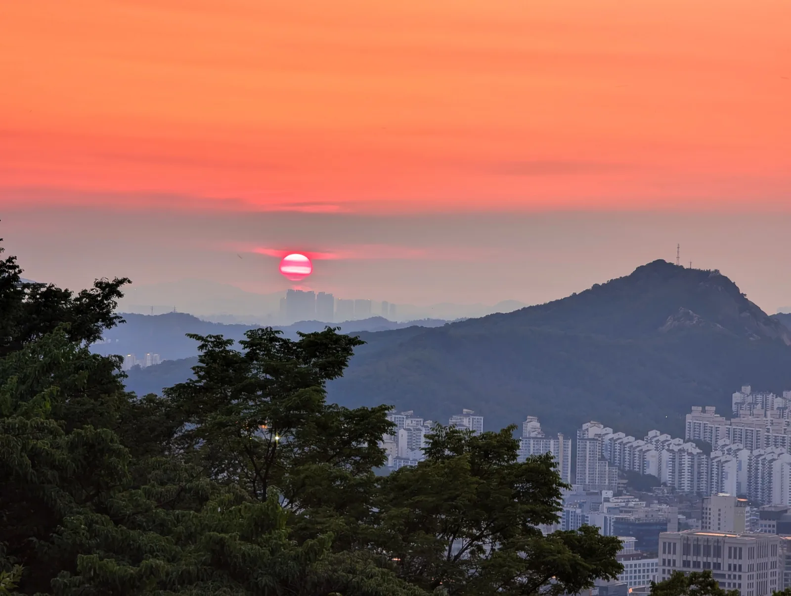 Main view at Namsan Octagonal Pavilion Park Observatory Seoul — travel photo