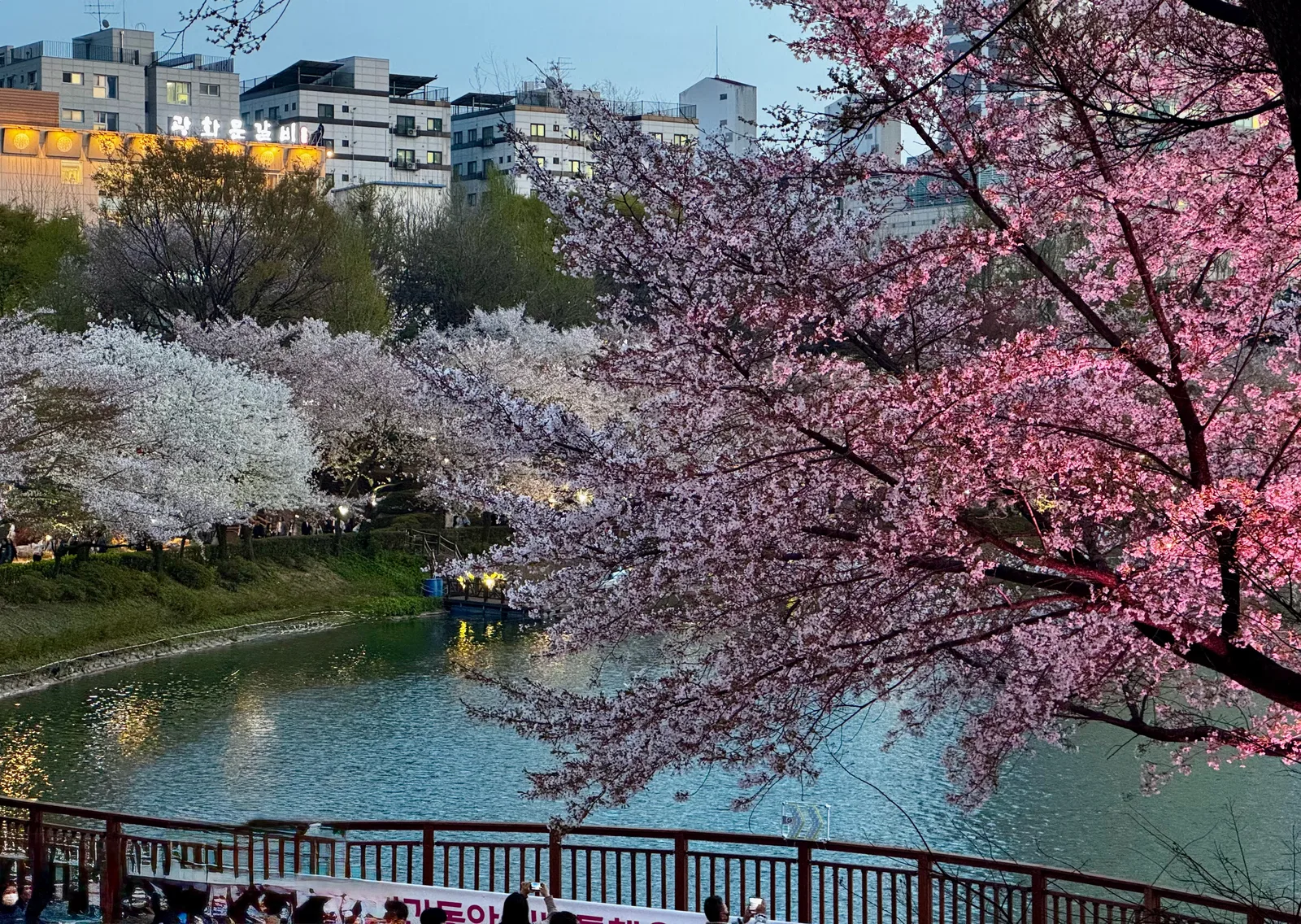 Seokchon Lake — hidden gems guide Seoul