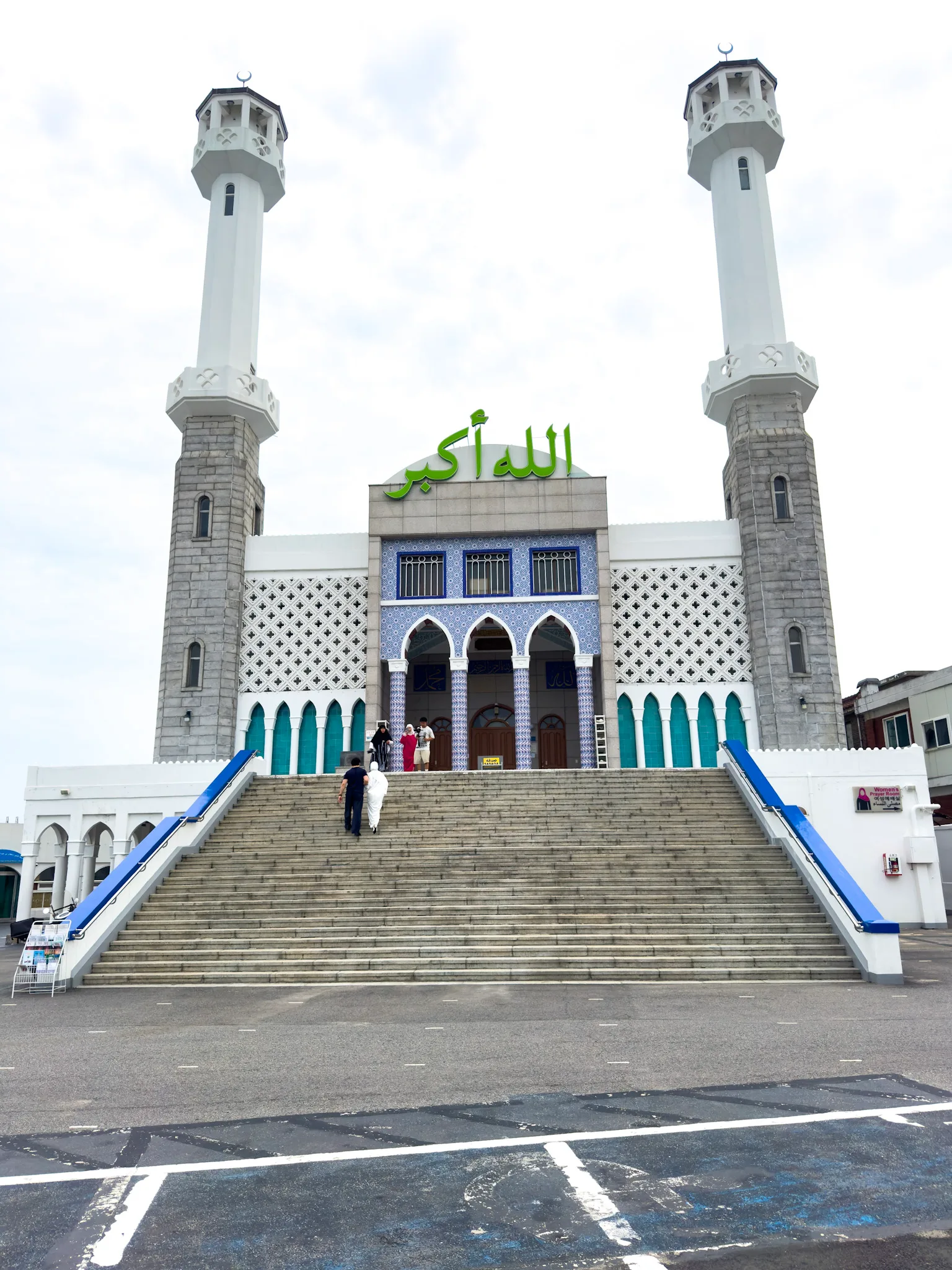 Interior at Seoul Central Mosque Seoul — travel photo