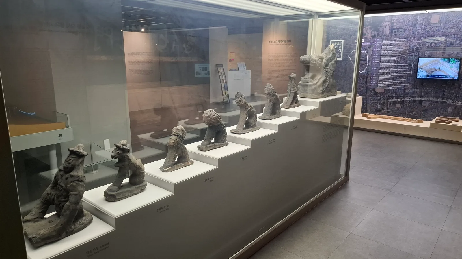 Details at Seoul City Wall Museum Seoul — travel photo