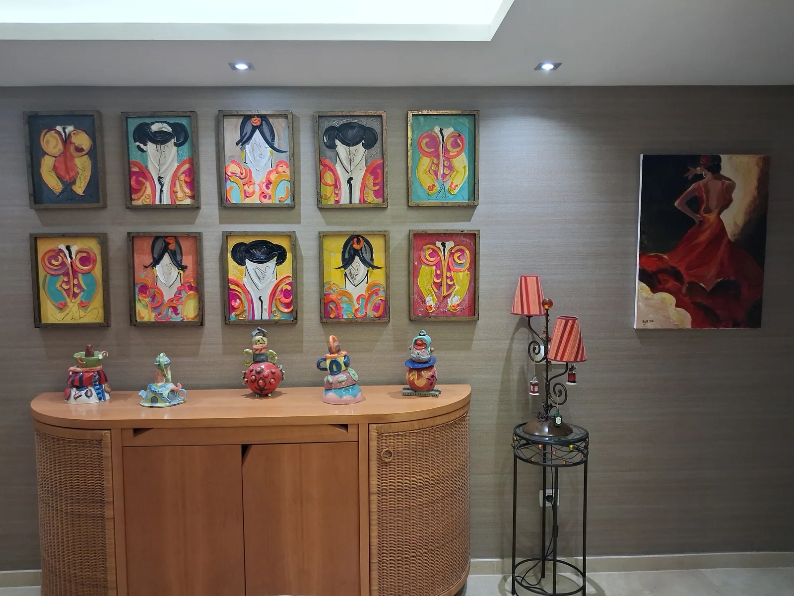 Atmosphere at B A L C R I S Gallery Seville — travel photo
