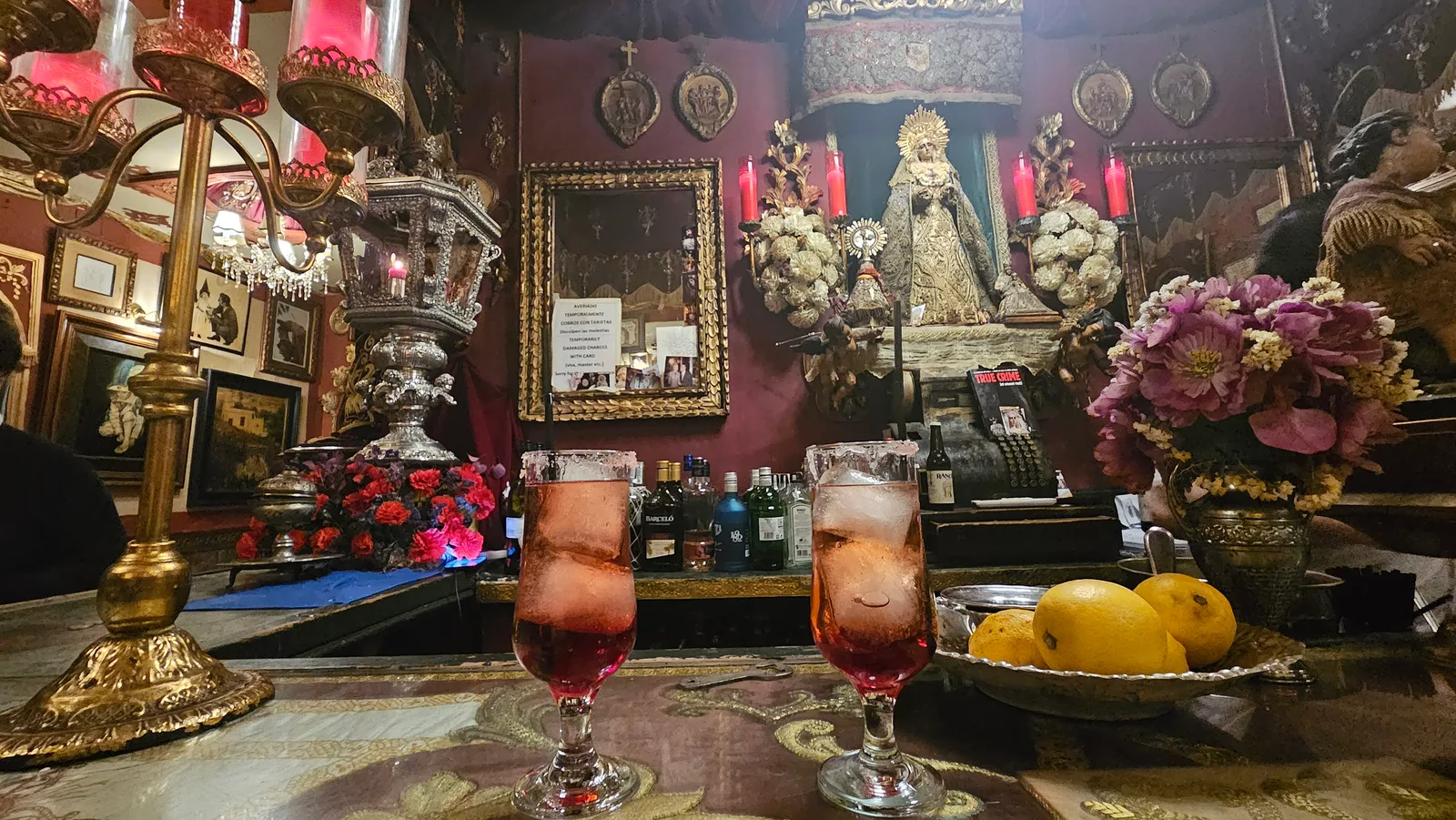 Details at Bar Garlochí Seville — travel photo