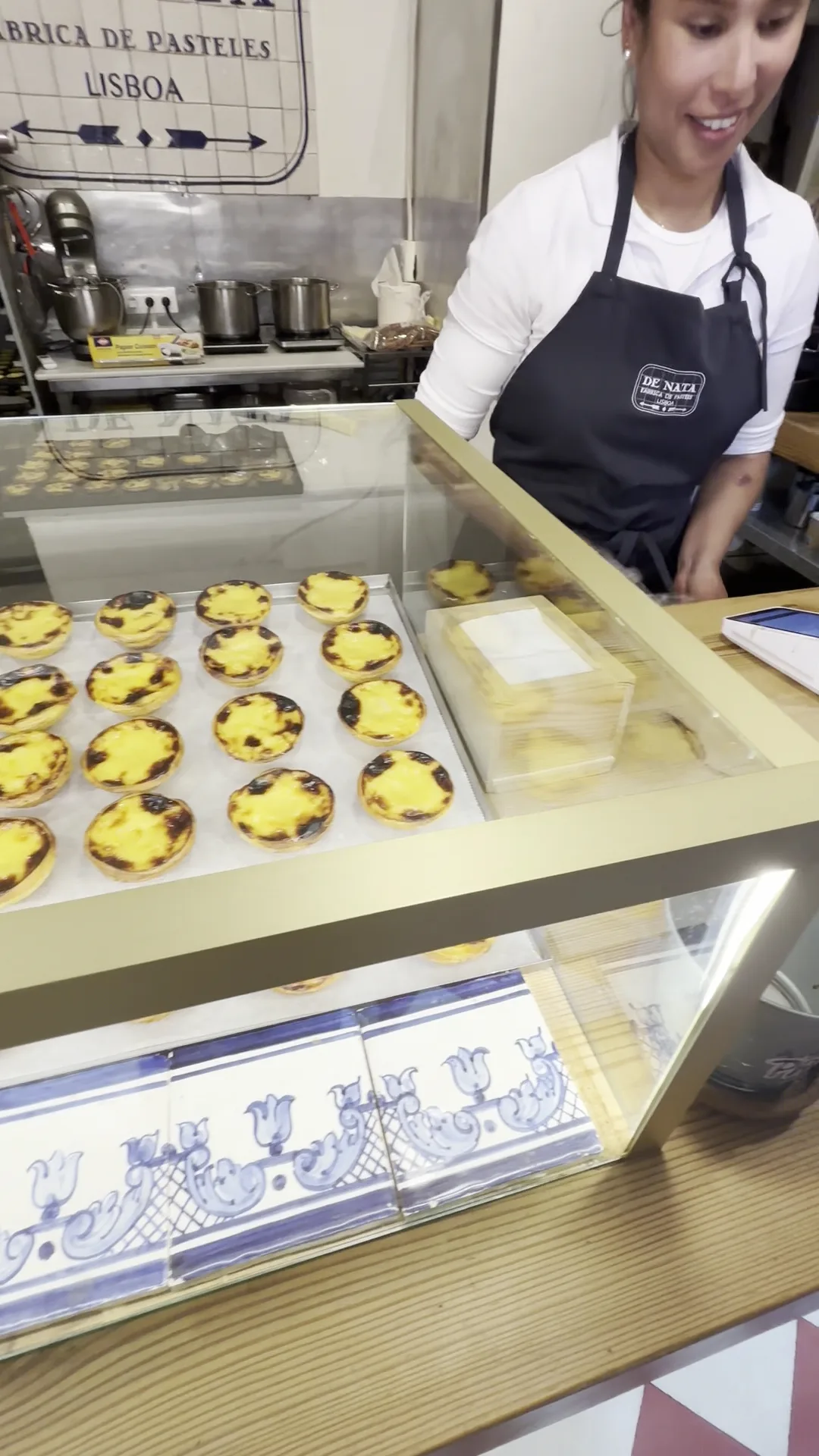 Main view at De Nata (Santa Cruz) - Fábrica de Pastéis de Nata Seville — travel photo