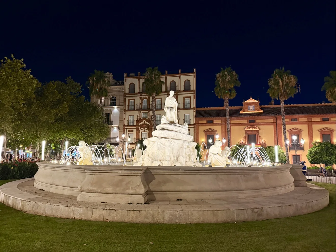 Main view at Híspalis Fountain Seville — travel photo