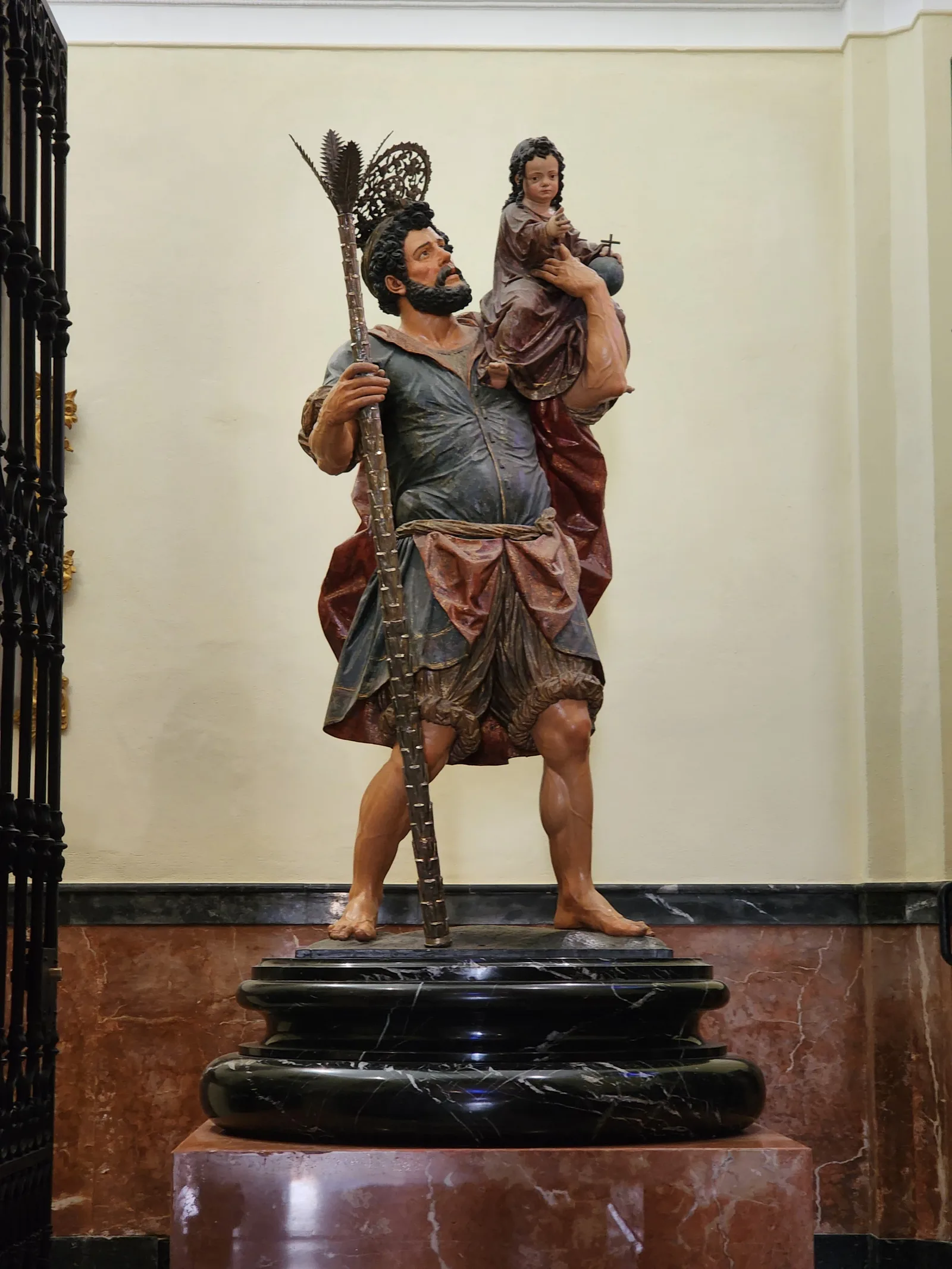 Atmosphere at Iglesia Colegial del Divino Salvador Seville — travel photo