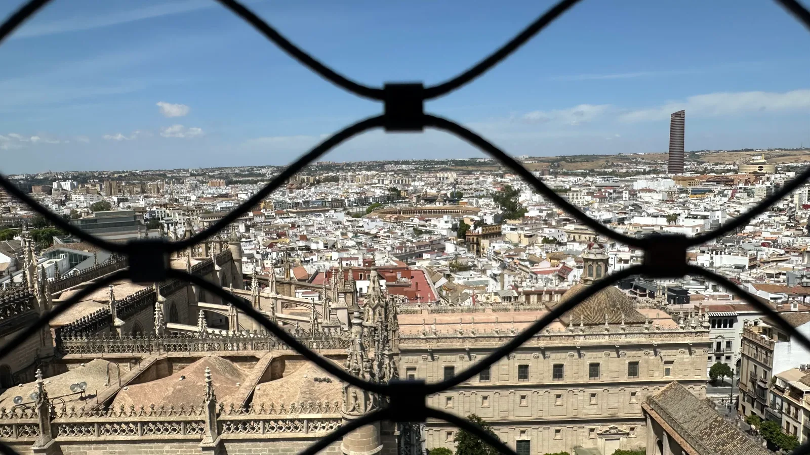 Atmosphere at La Giralda Seville — travel photo