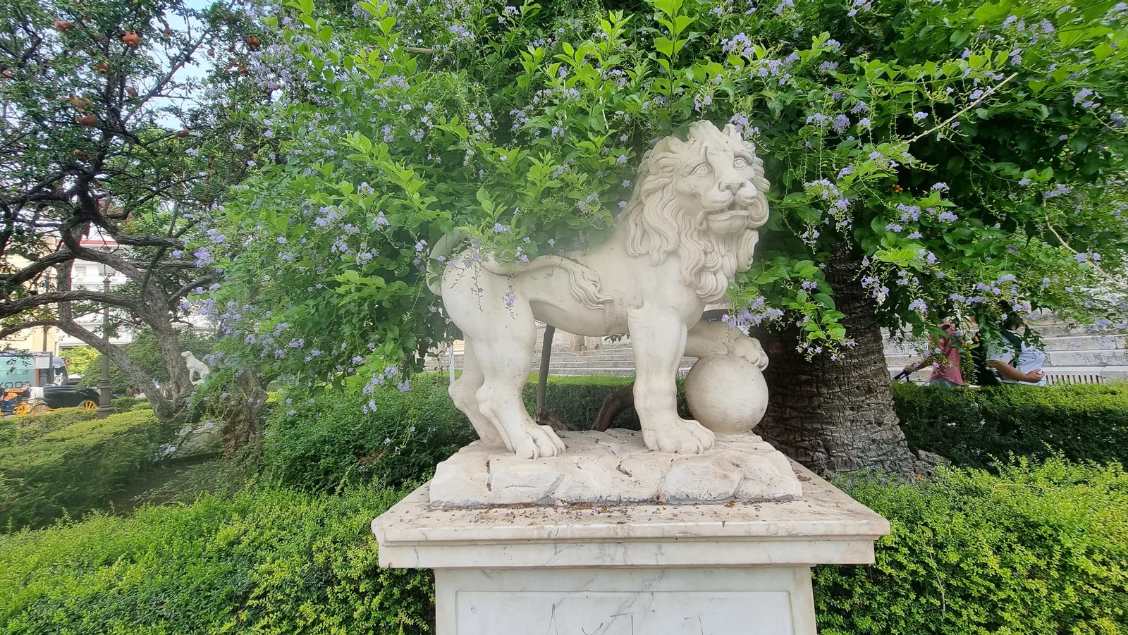 Details at Lonja del Archivo General de Indias Garden Seville — travel photo